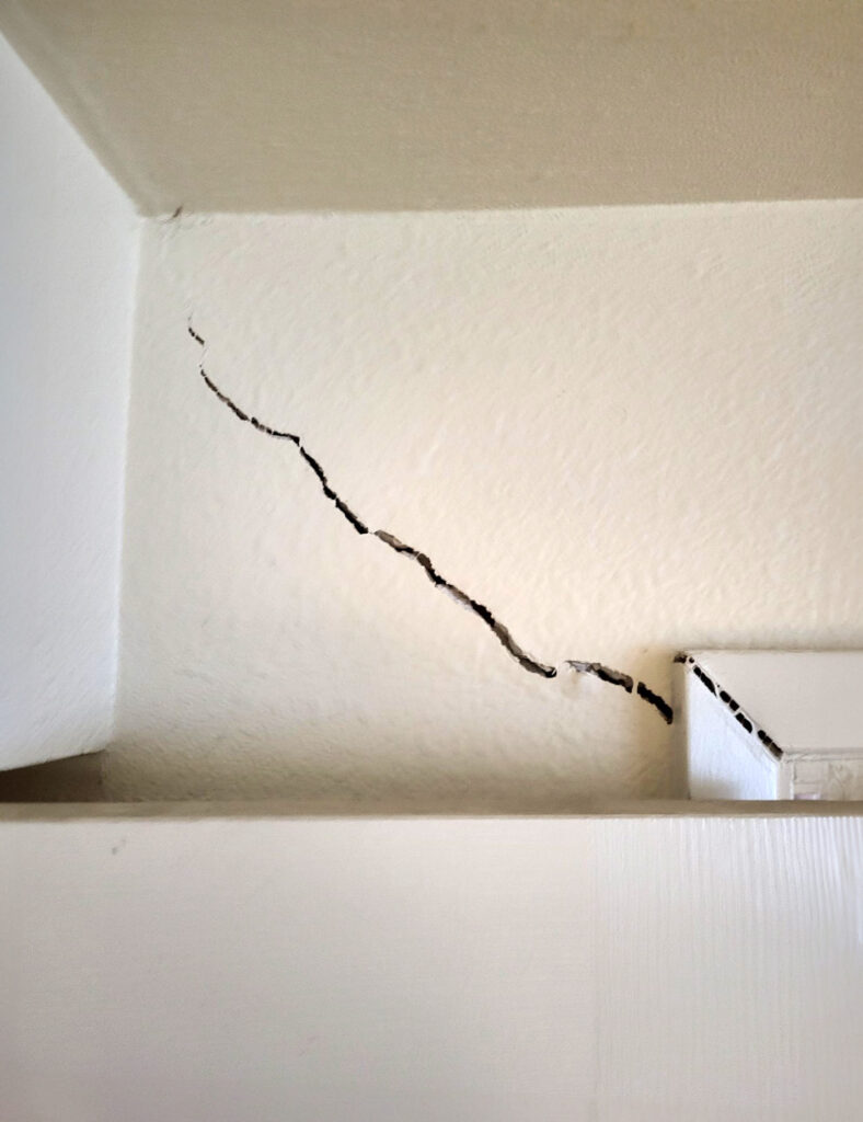 cracked-door-frame