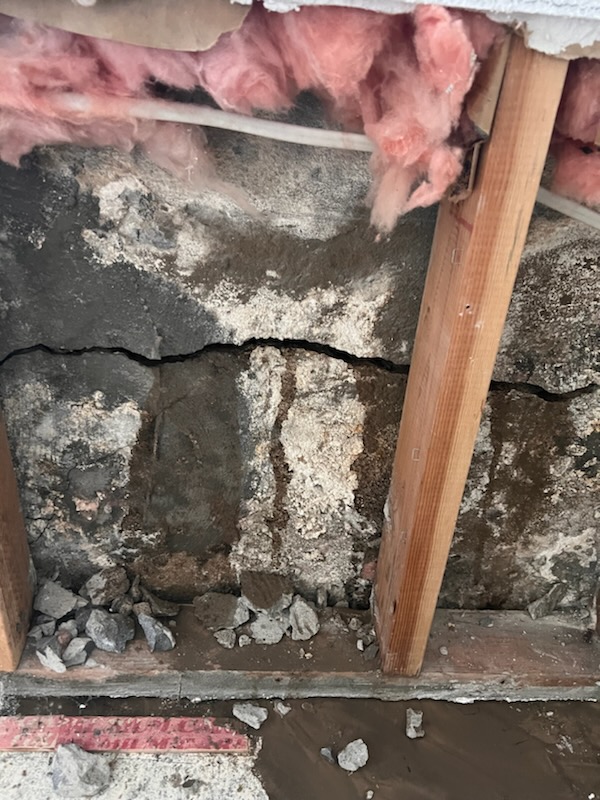 diagonal-foundation-cracks